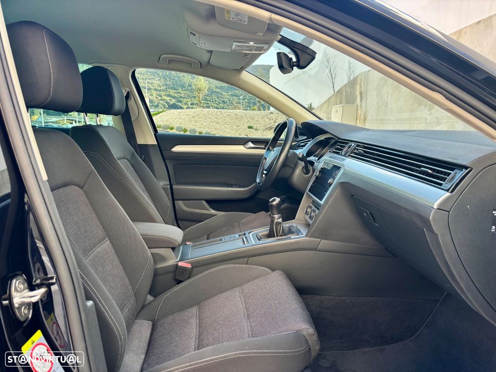 VW Passat Variant 1.6 TDI Highline - 27