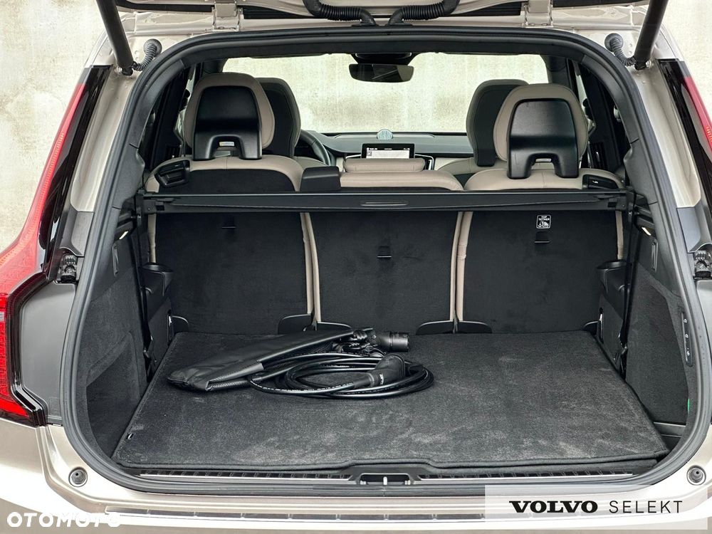 Volvo XC 90 - 21