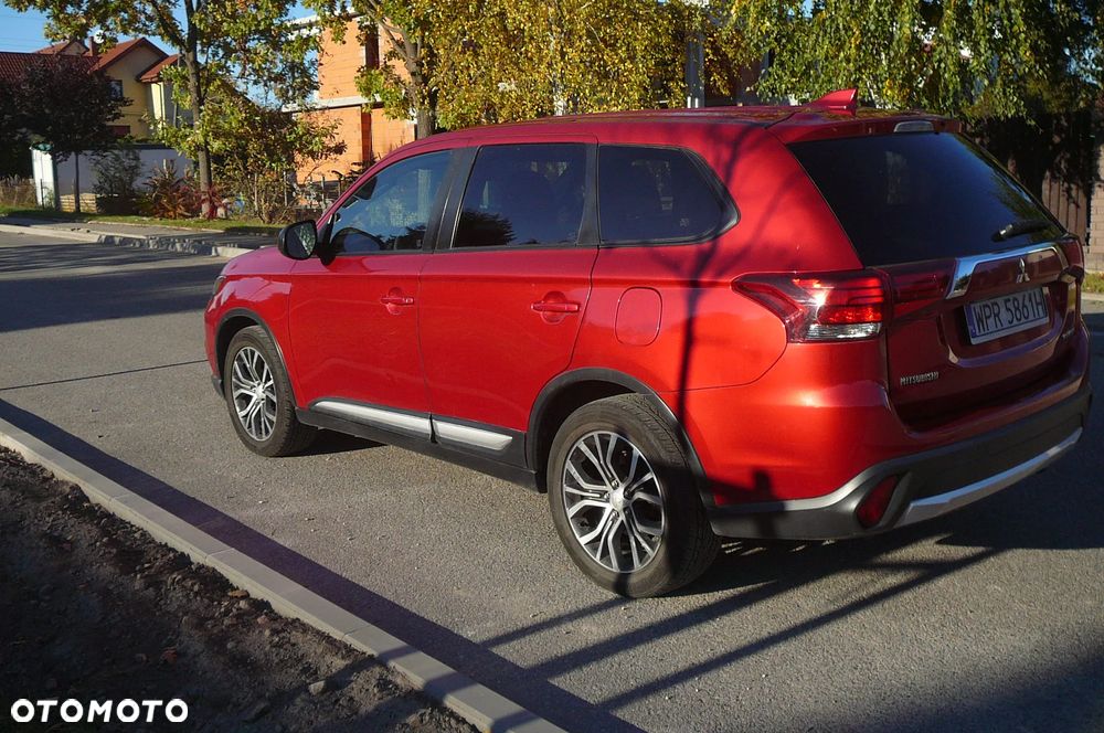 Mitsubishi Outlander 2.4 4WD CVT Instyle - 4