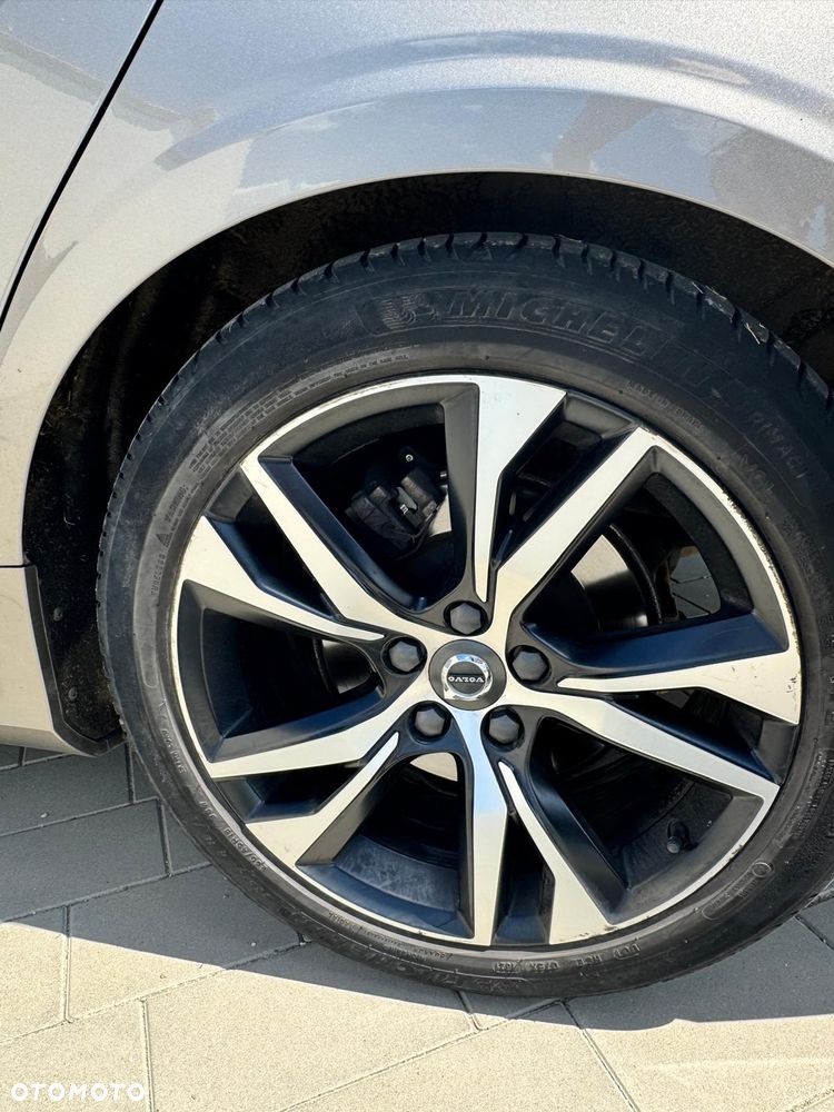 Volvo V60 B3 B R-Design - 10