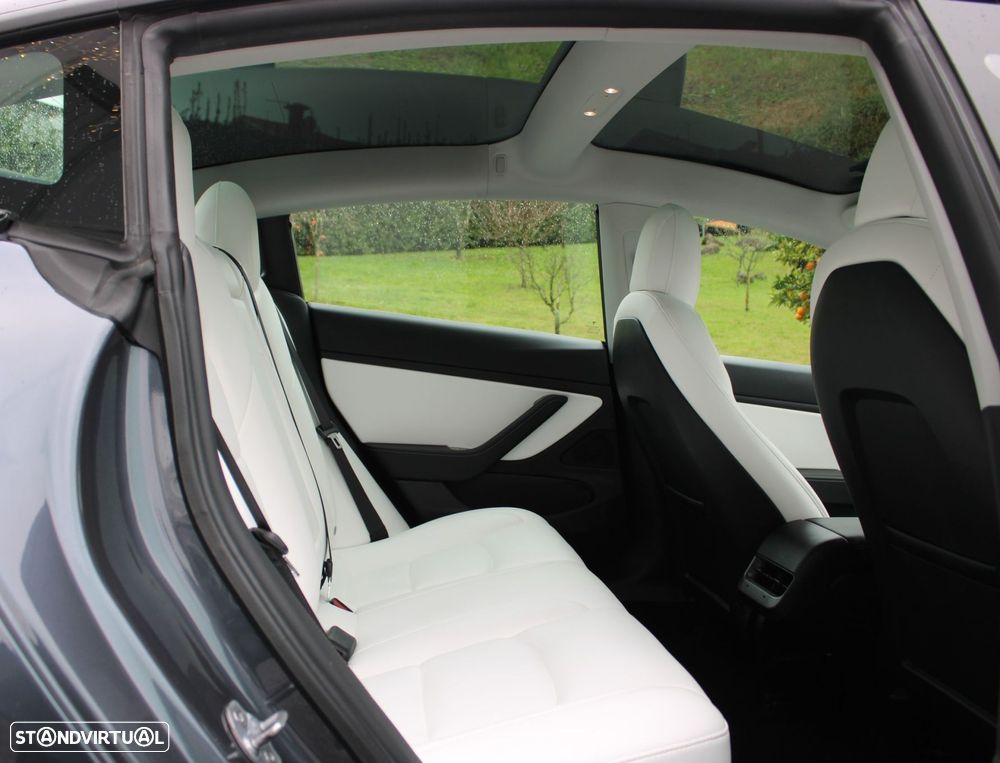 Tesla Model 3 Performance Dual Motor AWD - 33