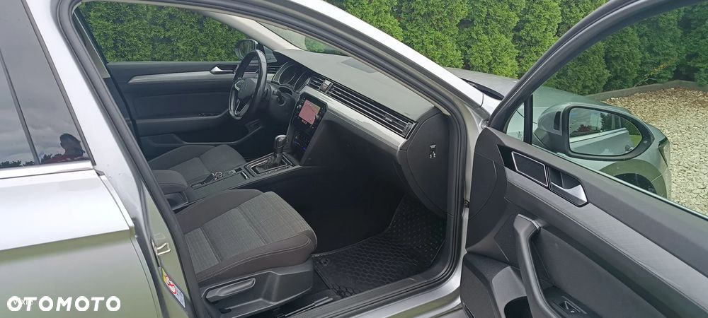 Volkswagen Passat - 14