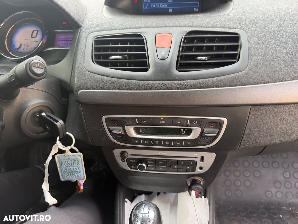 Renault Fluence 1.6 Pro - 12