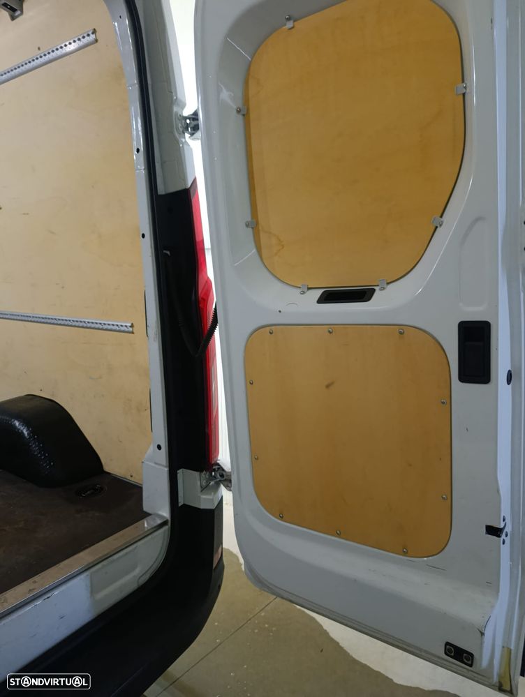 Maxus DELIVER 9 - 9