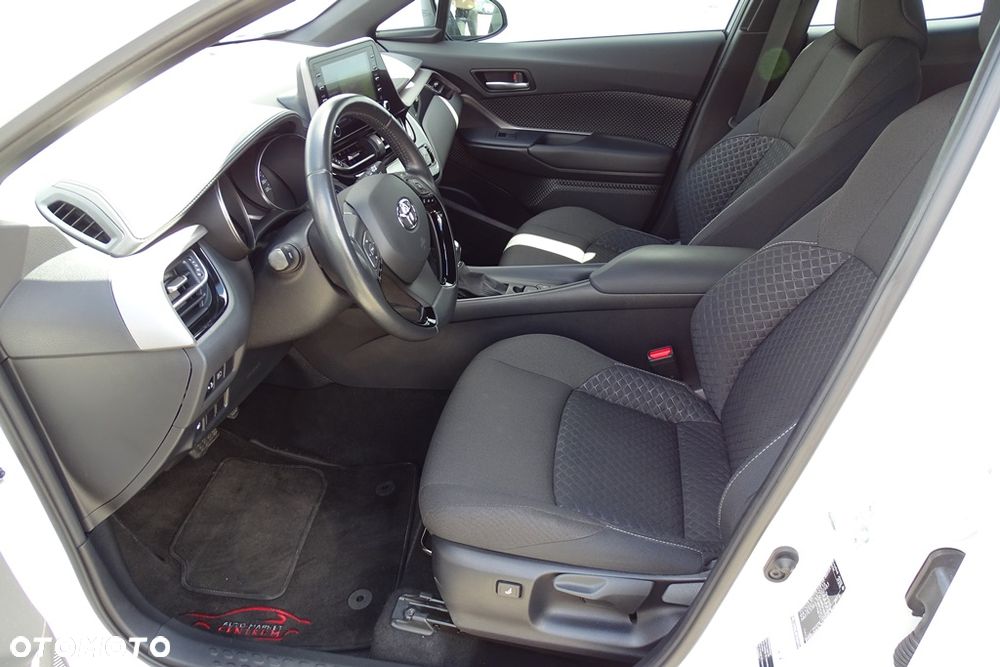 Toyota C-HR Business-Edition - 17