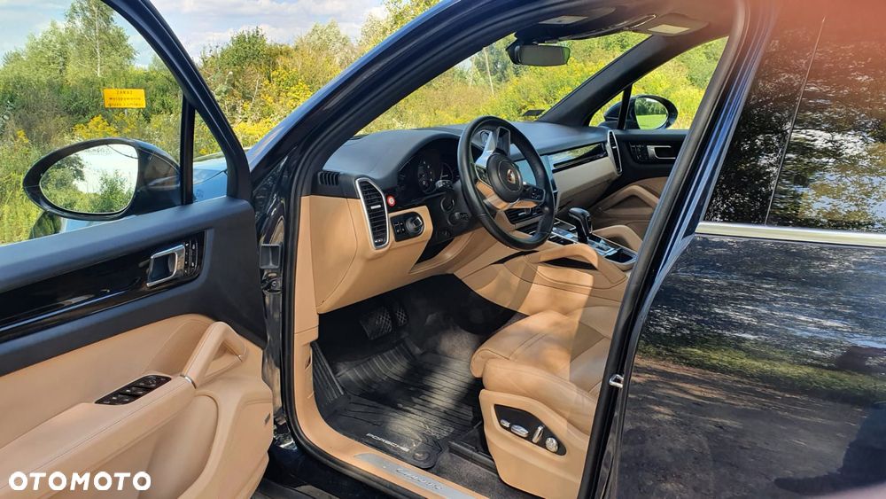 Porsche Cayenne Tiptronic S - 9