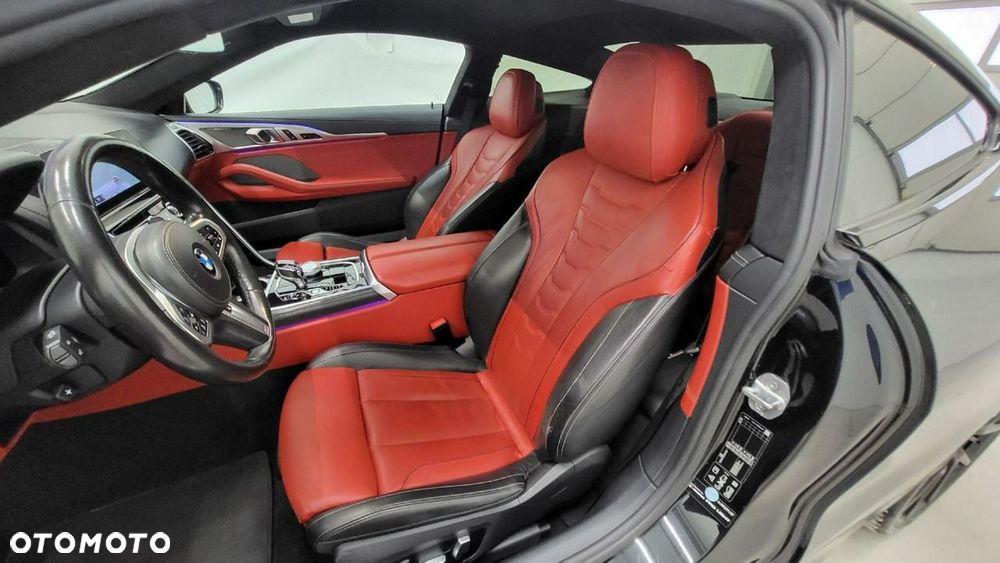 BMW Seria 8 M850i xDrive - 26