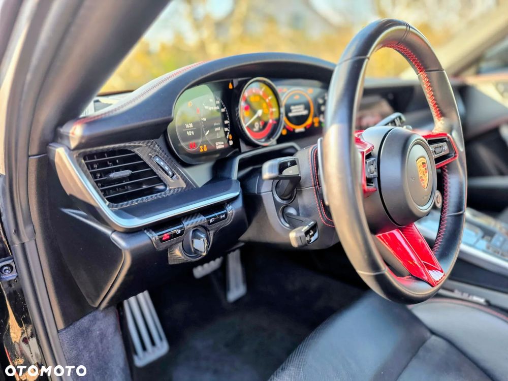 Porsche 911 Carrera 4S - 11