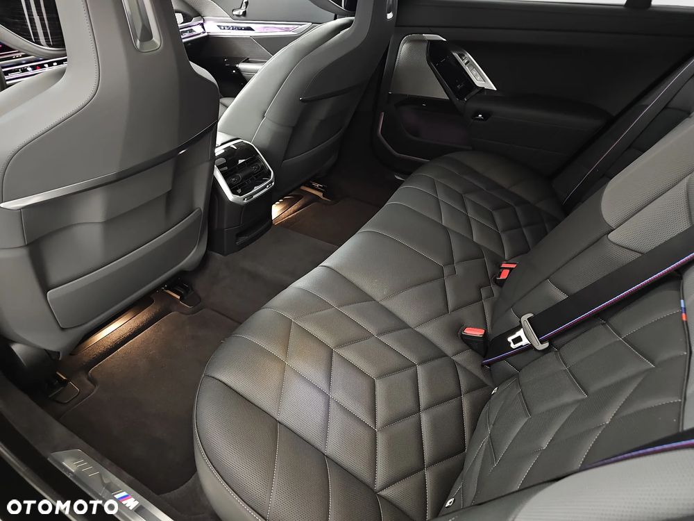 BMW Seria 7 740d xDrive mHEV sport - 16