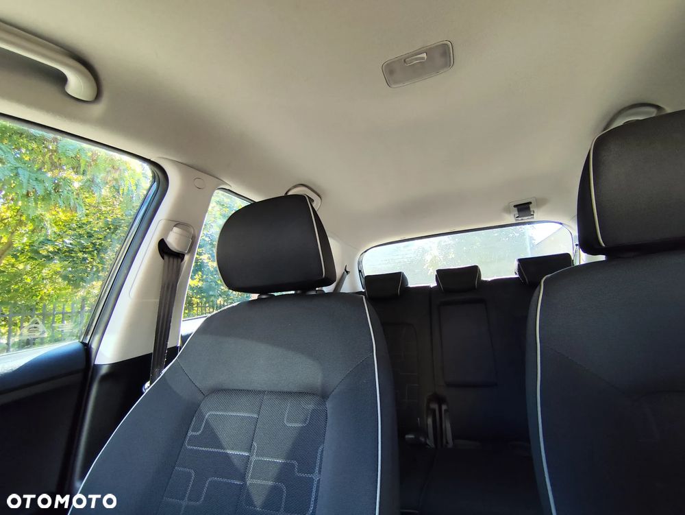 Kia Venga - 27