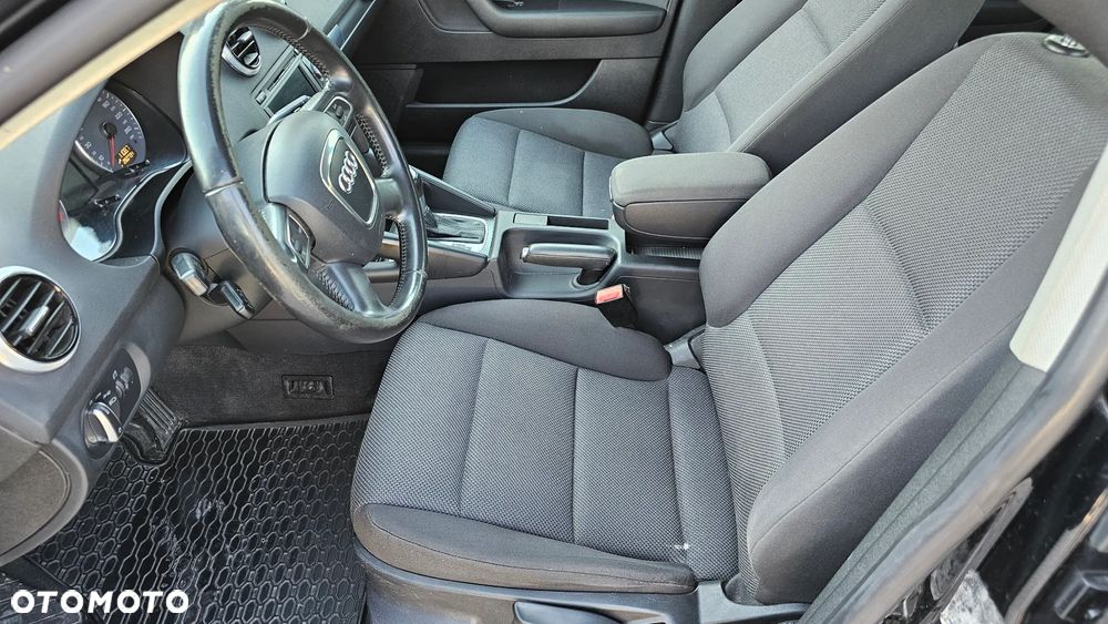 Audi A3 Sportback 1.6 TDI DPF Ambiente S tronic - 12