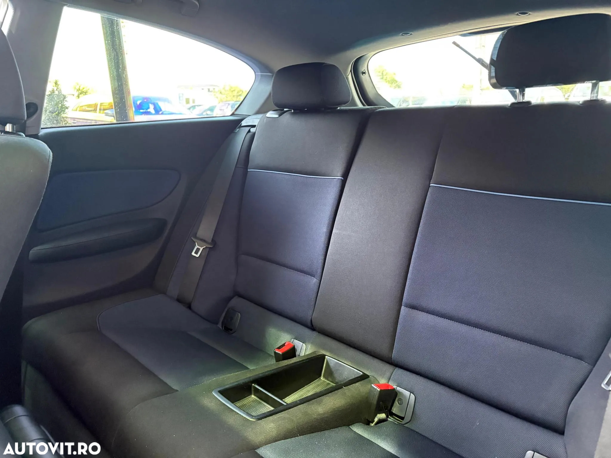 BMW Seria 1 118i Edition Sport - 8