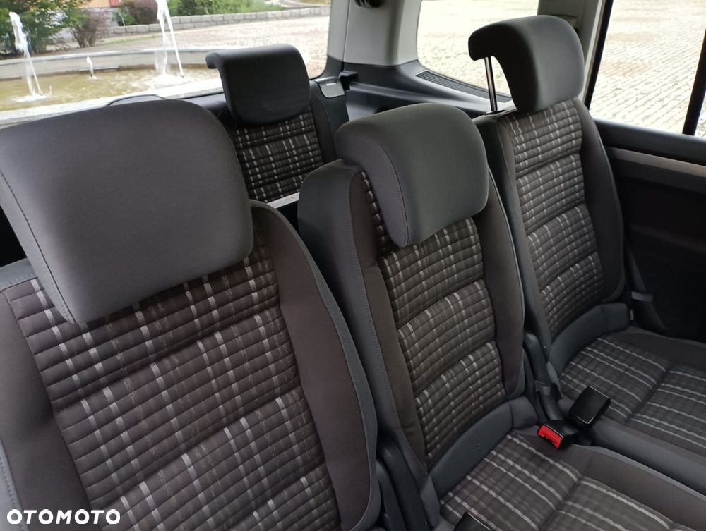 Volkswagen Touran 2.0 TDI DPF Cross - 23