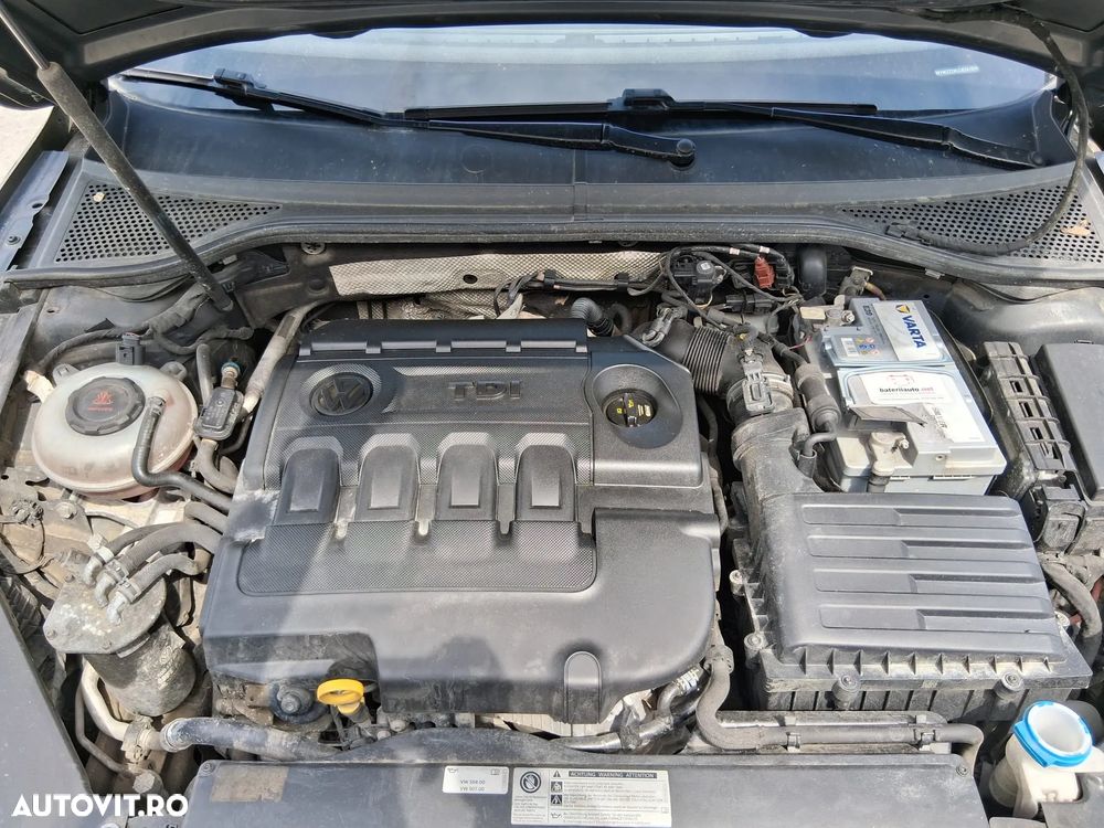 Volkswagen Passat 1.6 TDI Comfortline - 6