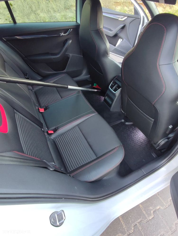 Skoda Octavia 2.0 TDI (Green tec) RS - 18