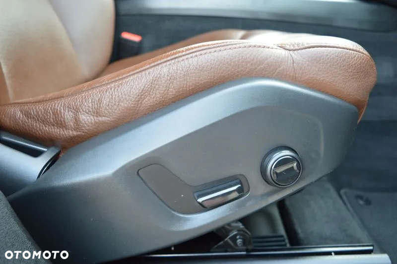 Volvo XC 60 D3 Momentum - 24