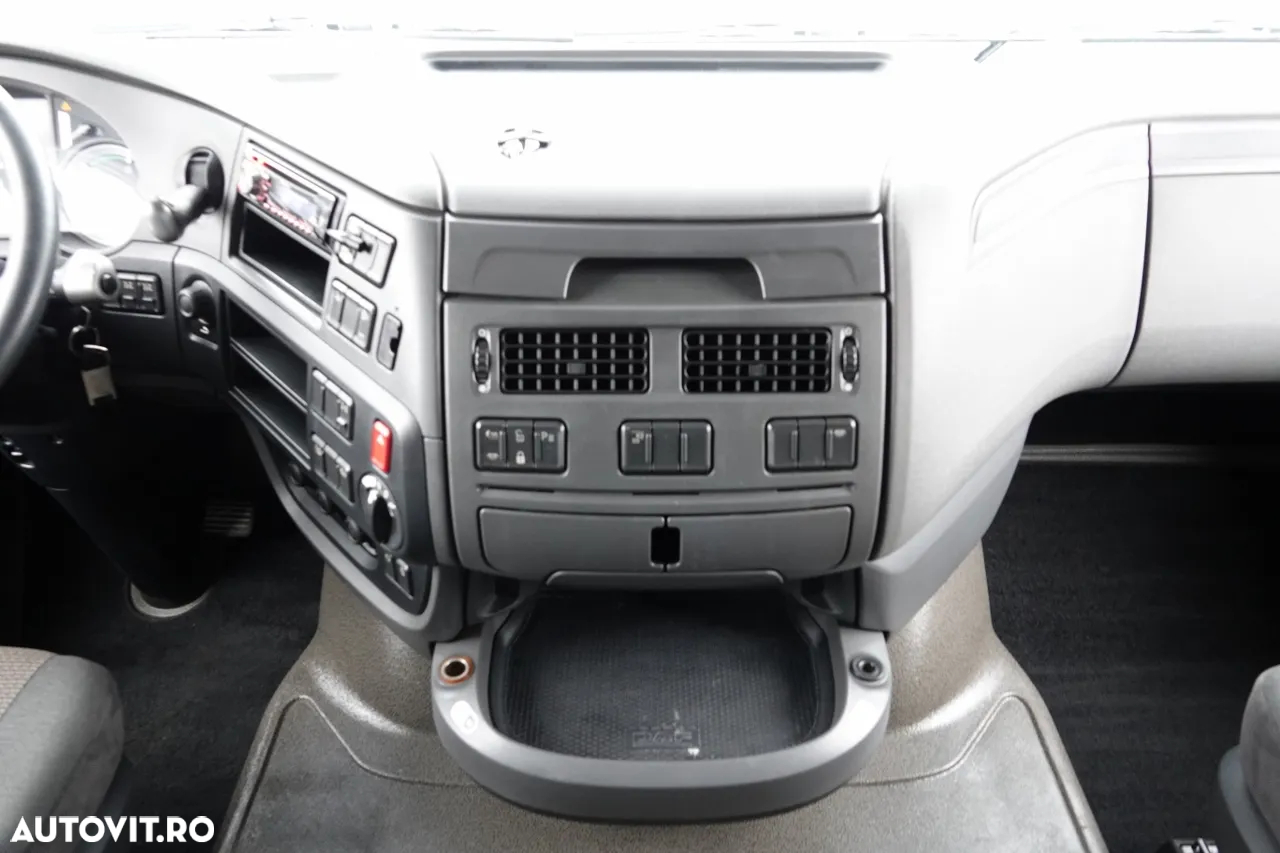 DAF XF 460 / SPACE CAB / RETARDER / LOW KILOMETRAGE / ANVELOPE 100% / IMPORTAT / DUPĂ CONTRACTUL DE SERVICE - 30