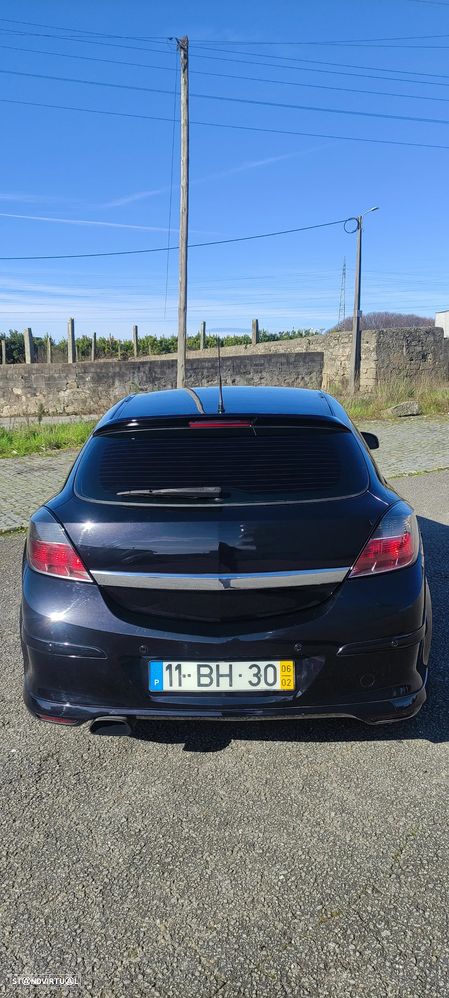 Opel Astra GTC 1.9 CDTI - 11