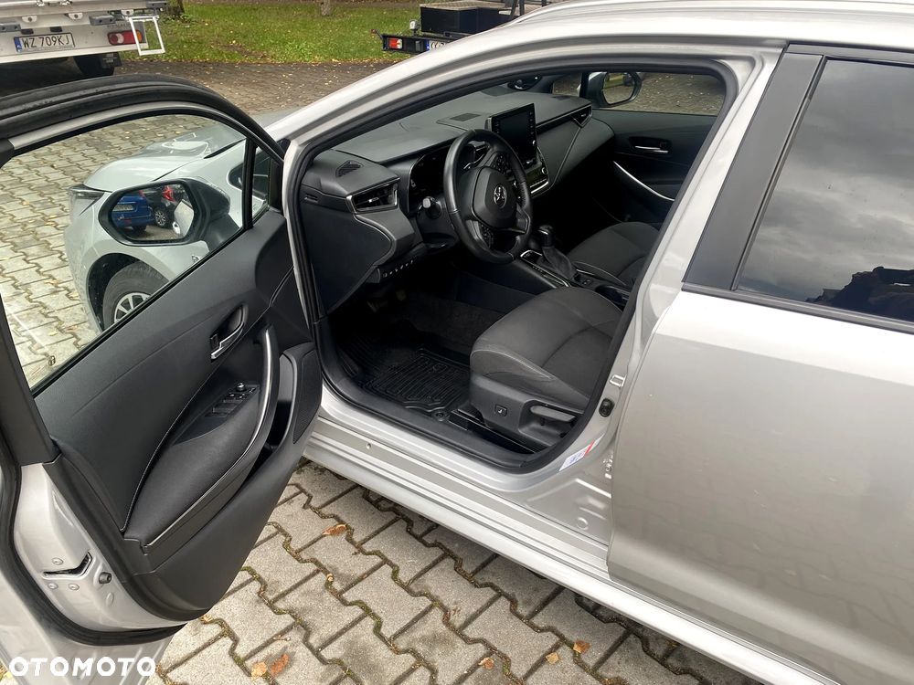 Toyota Corolla 2.0 Hybrid Comfort - 23