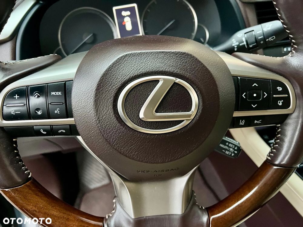 Lexus RX 450h Omotenashi - 12