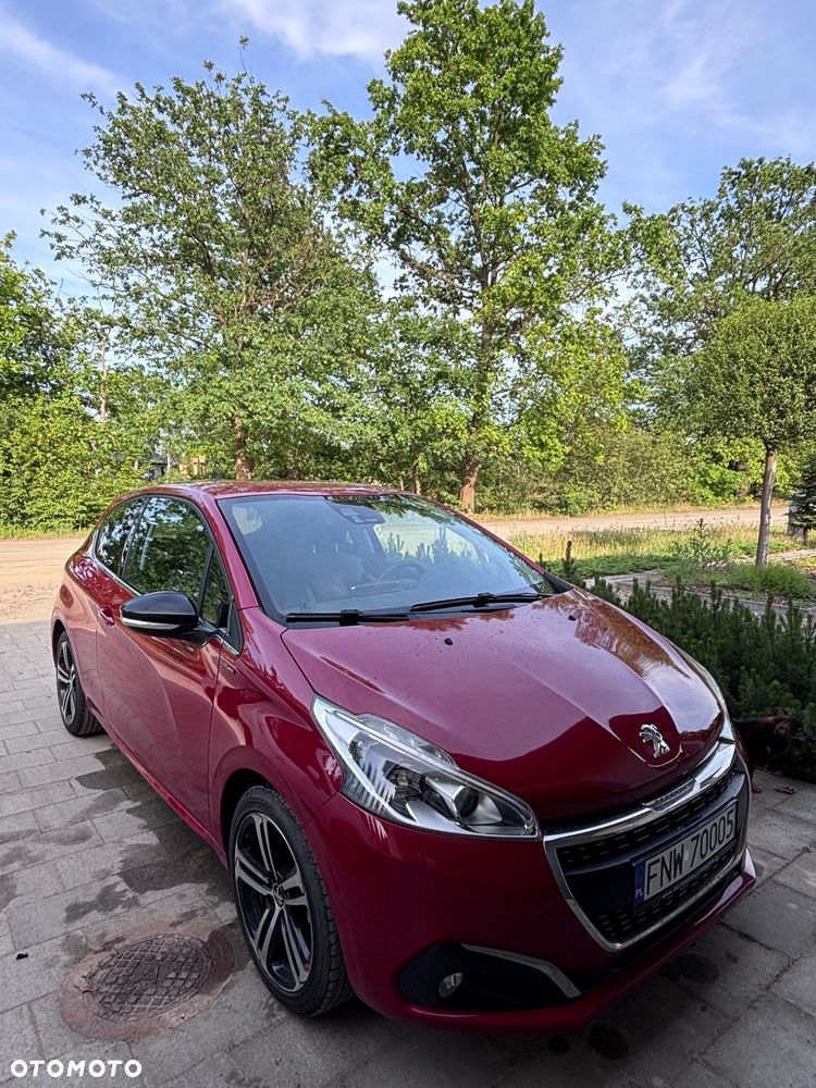 Peugeot 208 - 1