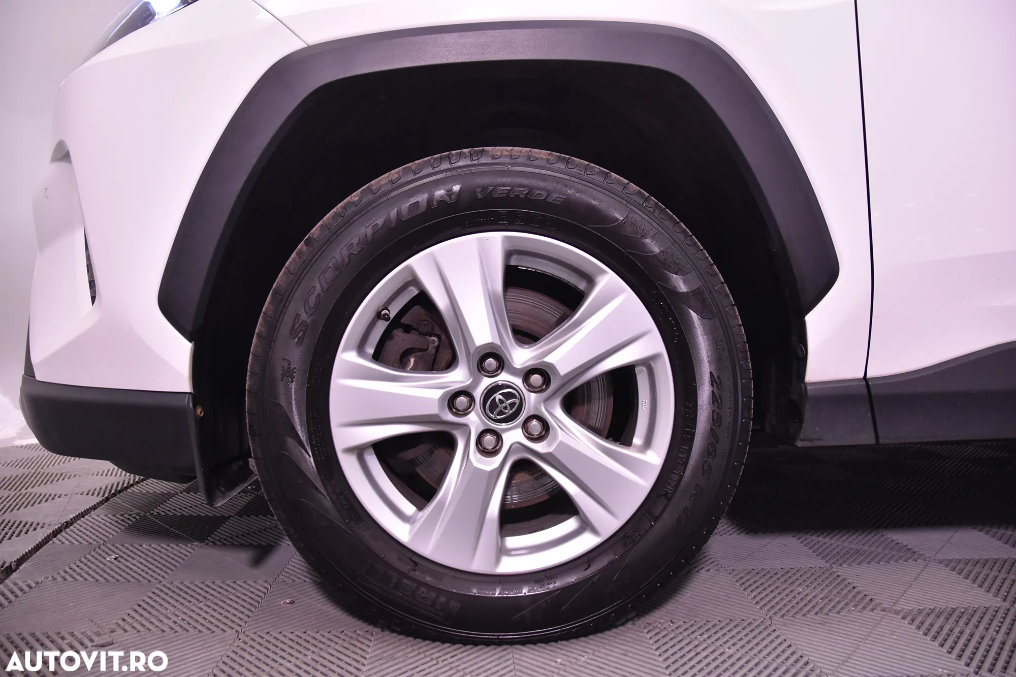 Toyota RAV4 - 13