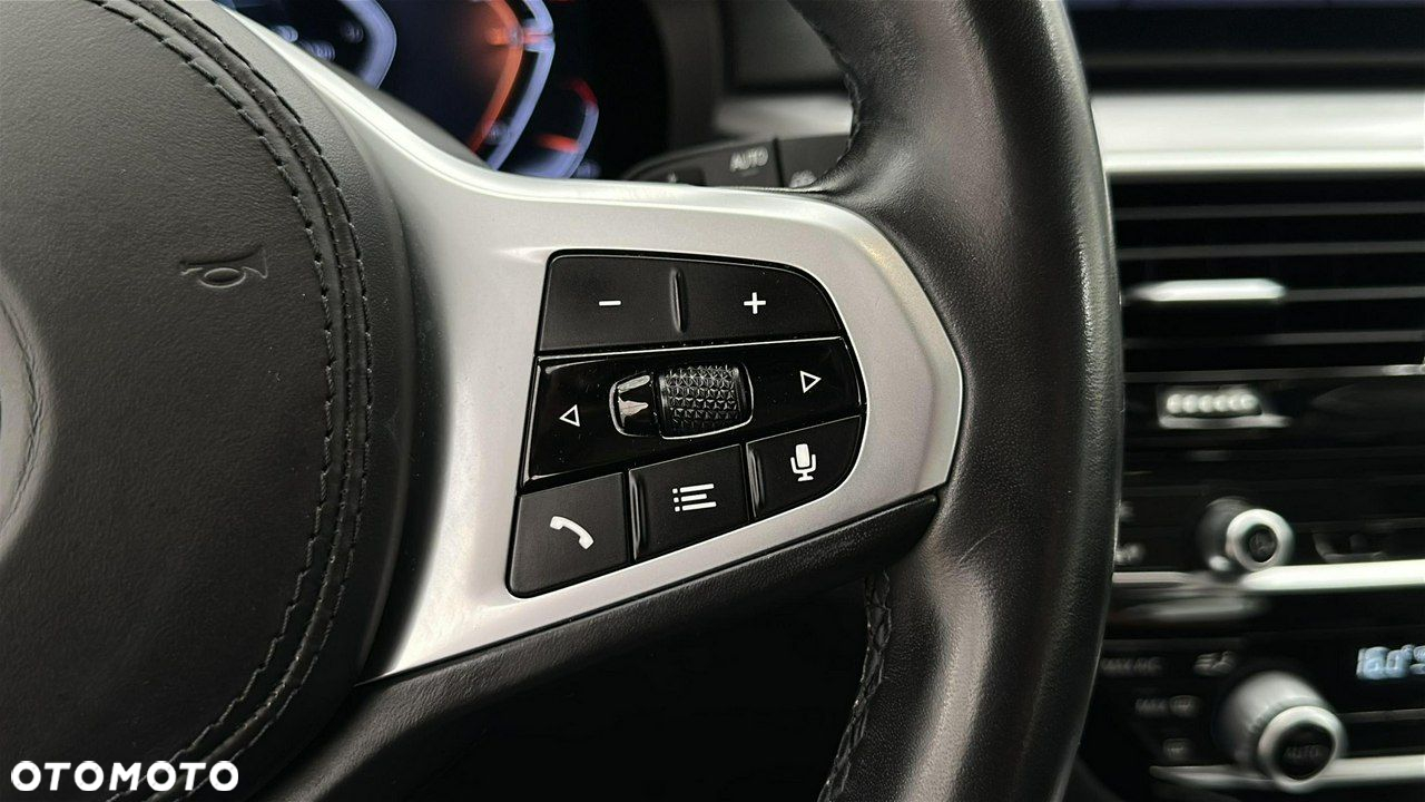 BMW Seria 5 520i - 23