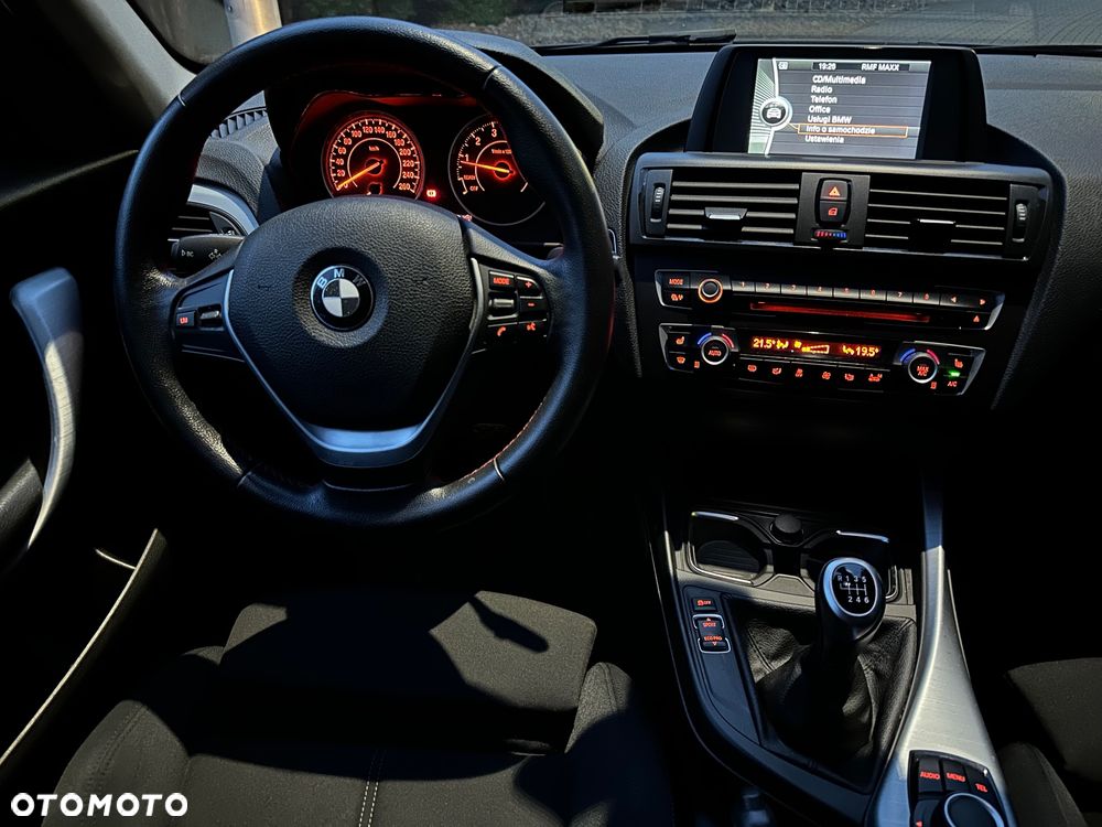 BMW Seria 1 118i Sport Line - 24