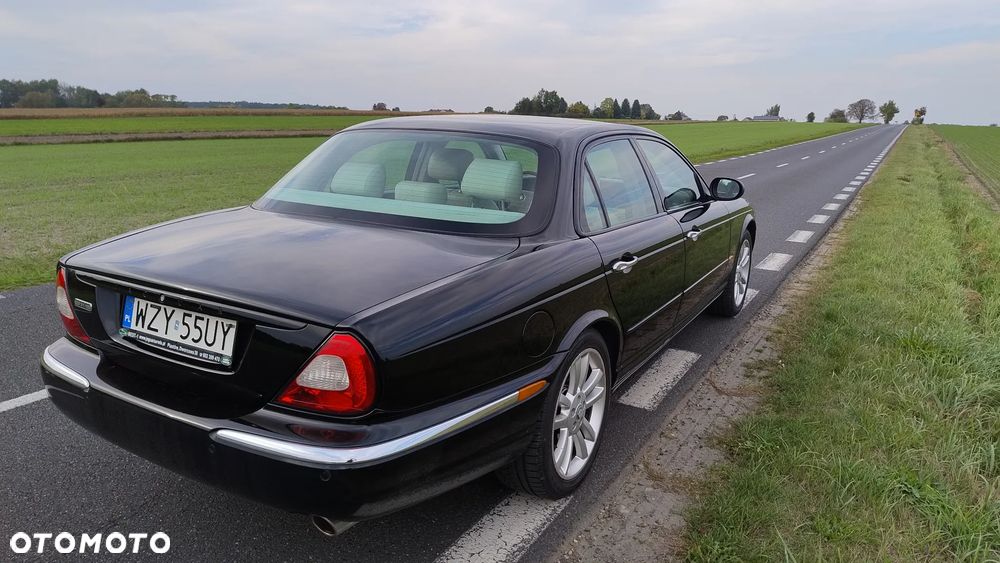 Jaguar XJ - 15