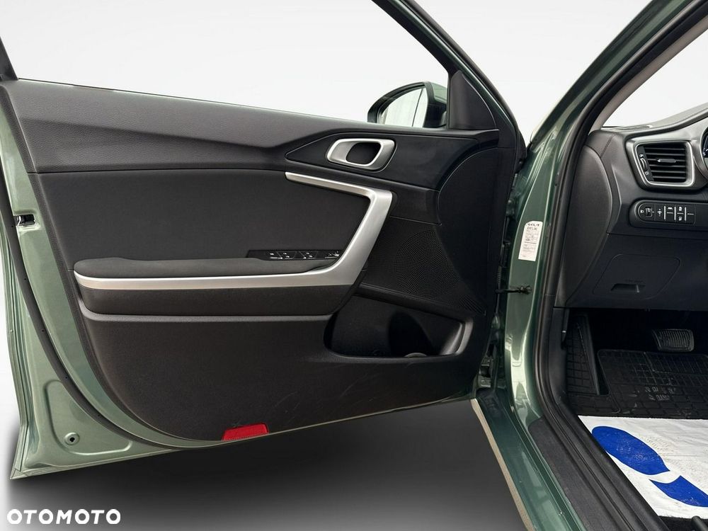 Kia Ceed - 11
