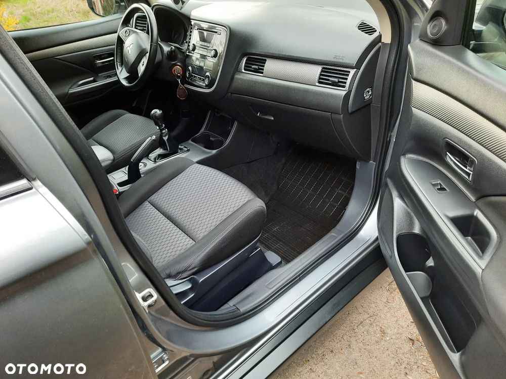 Mitsubishi Outlander 2.2 DID Intense + 4WD - 8