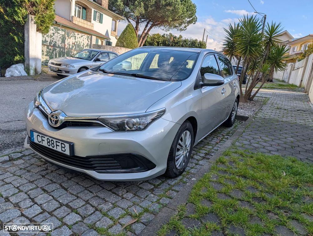 Toyota Auris 1.4 D-4D Design Edition - 1