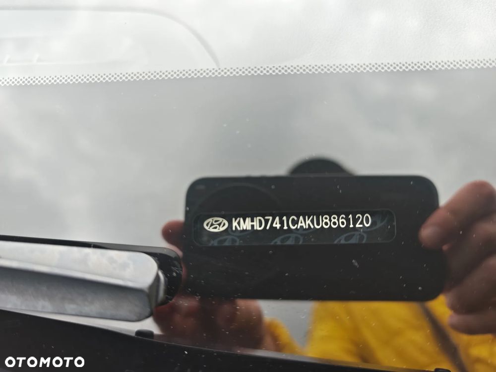 Hyundai Elantra 1.6 Classic Plus - 16
