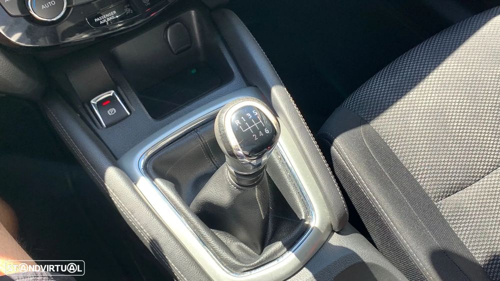Nissan Qashqai 1.5 dCi N-Connecta - 19