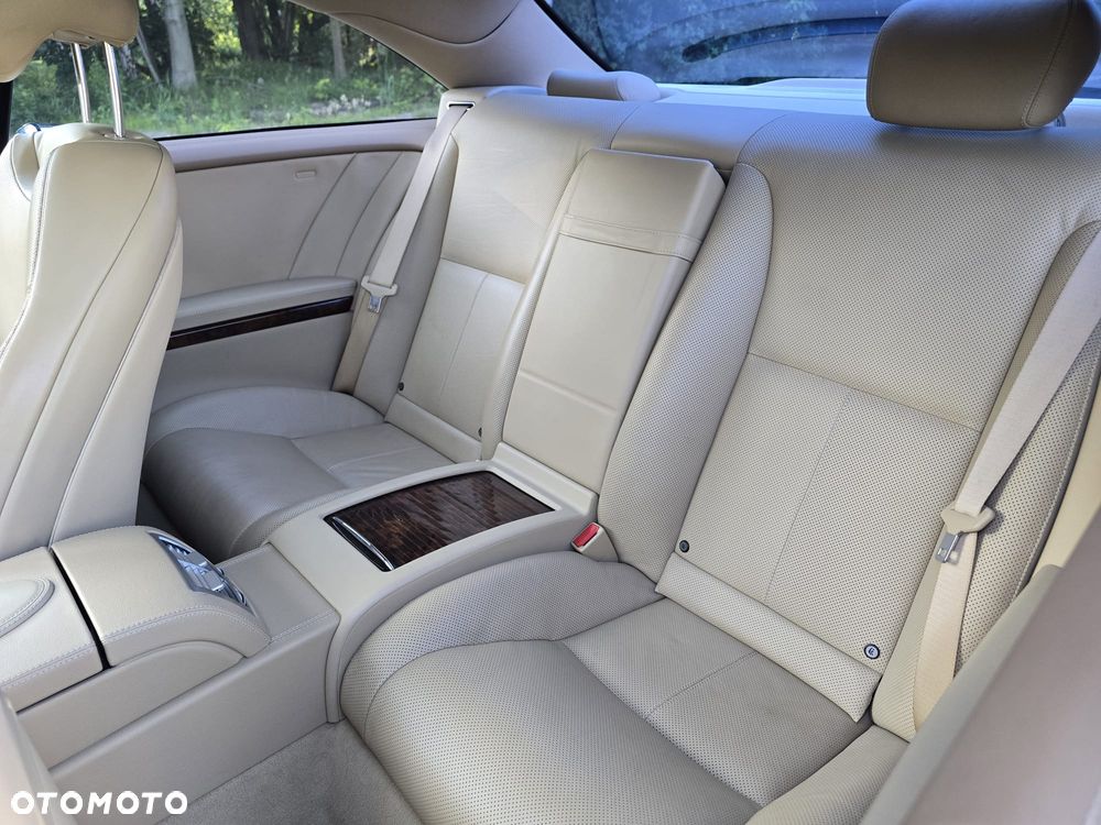 Mercedes-Benz CL 500 4-Matic BlueEff - 32