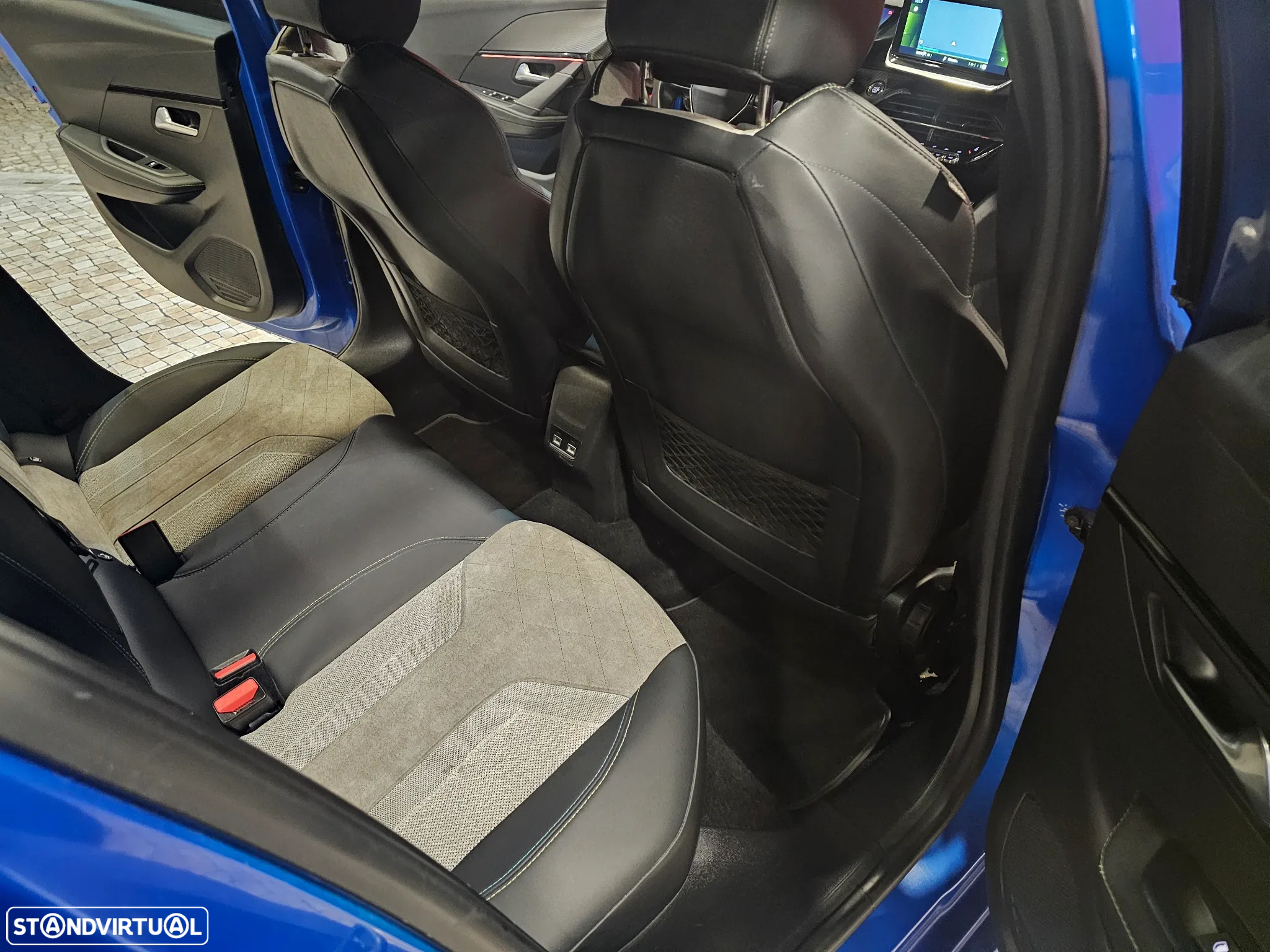 Peugeot 208 1.2 PureTech GT Line - 25