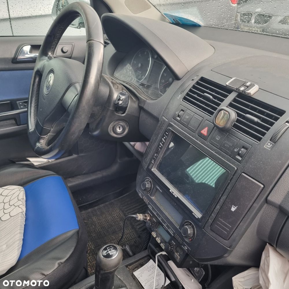Volkswagen Polo - 8