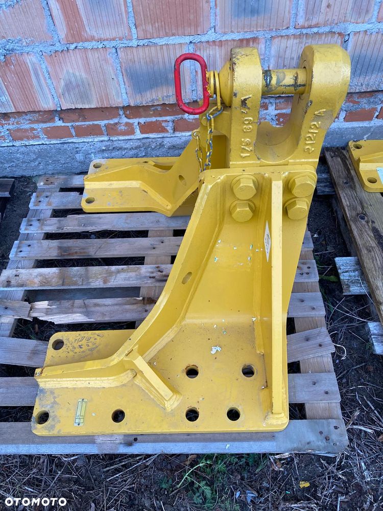 Komatsu D85EX/PX – elementy/mocowanie lemiesza (A-frame / jarzmo) - 2