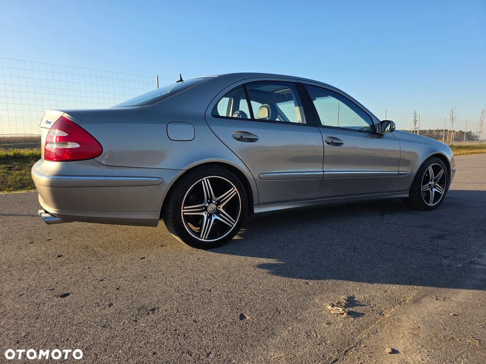 Mercedes-Benz Klasa E - 9