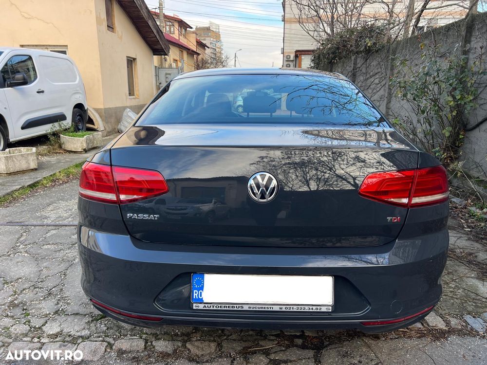 Volkswagen Passat 1.6 TDI Comfortline - 23