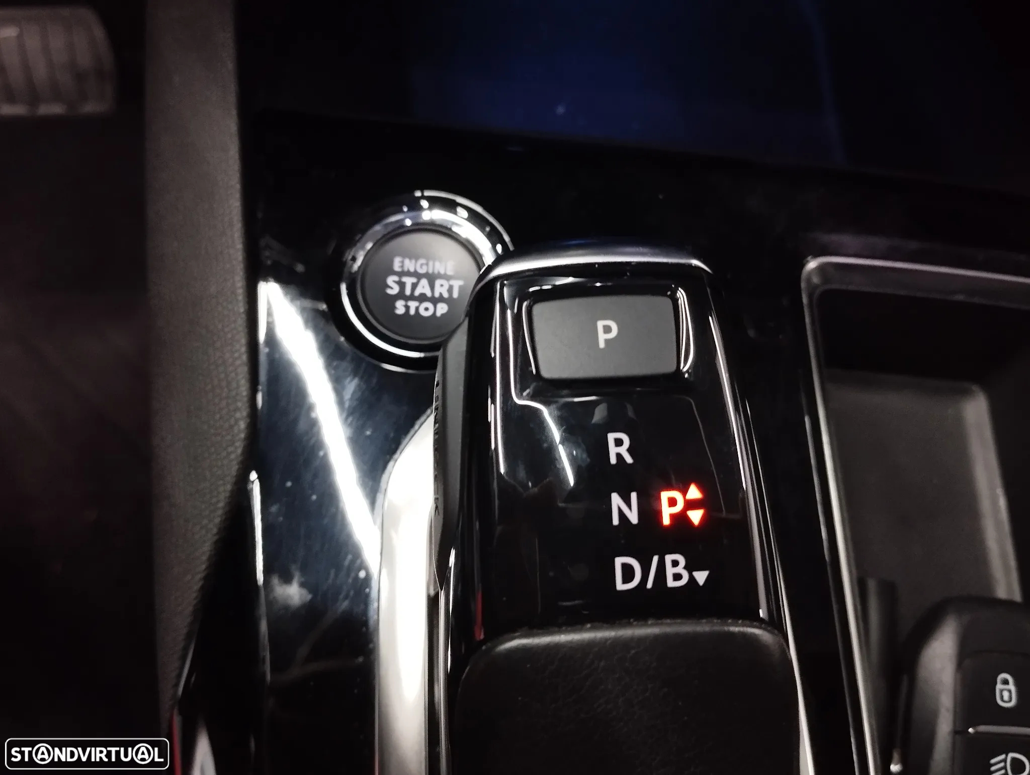 Peugeot 3008 1.6 Hybrid Allure Pack e-EAT8 - 36