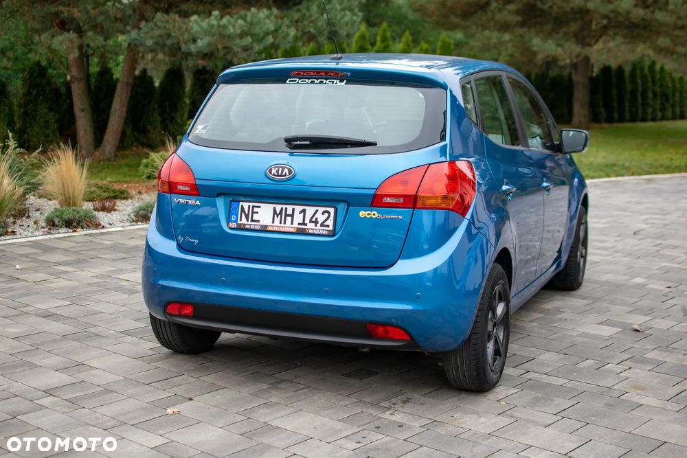 Kia Venga - 25