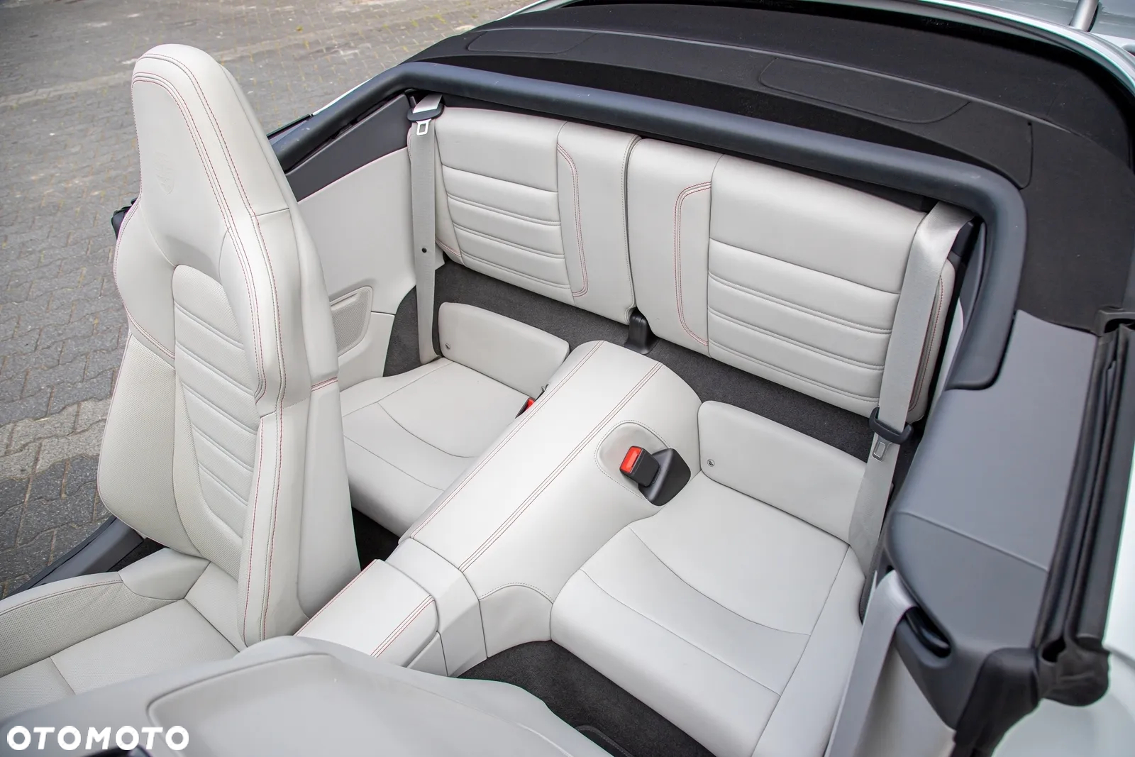 Porsche 911 Carrera Turbo S Cabrio - 26