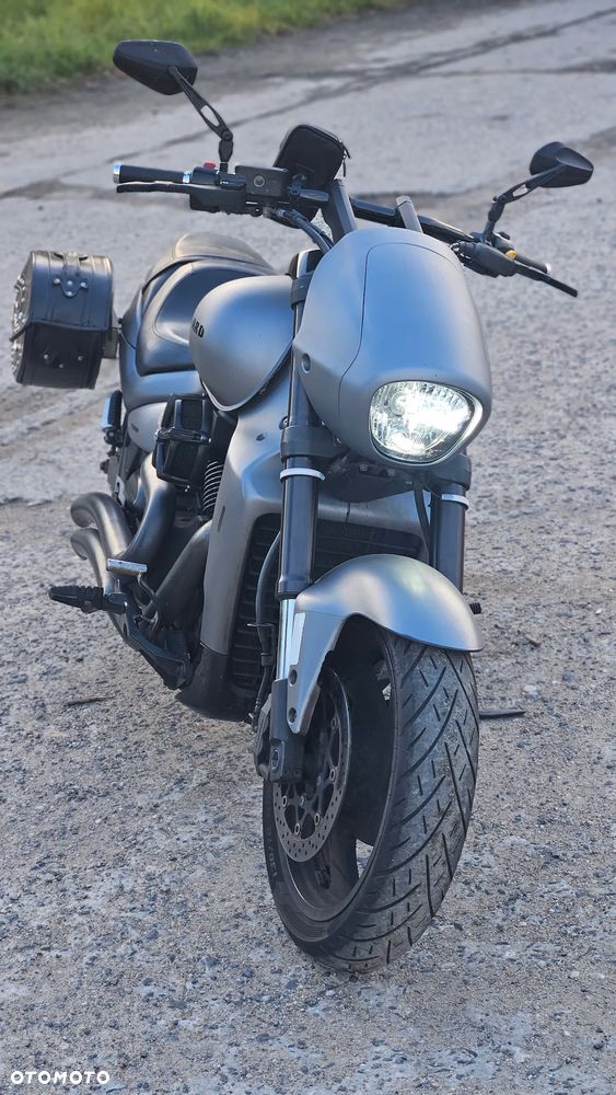 Suzuki Intruder - 4