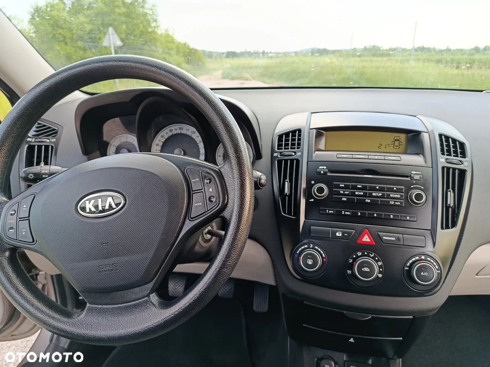 Kia Ceed 1.4 CVVT LX Basis - 33