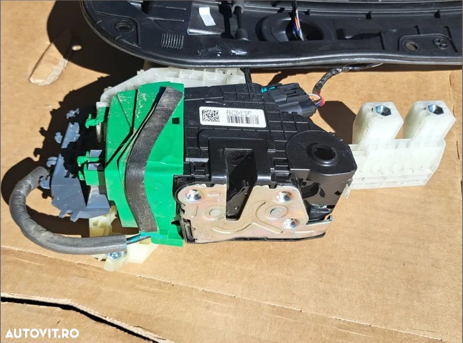 Broasca incuietoare inchidere centralizata usa stanga dreapta fata spate Hyundai i30 PD PDE gen 3 - 1