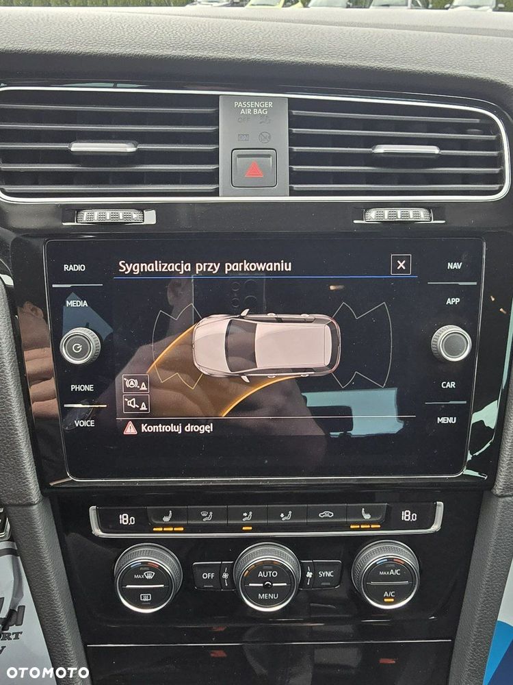 Volkswagen Golf - 31