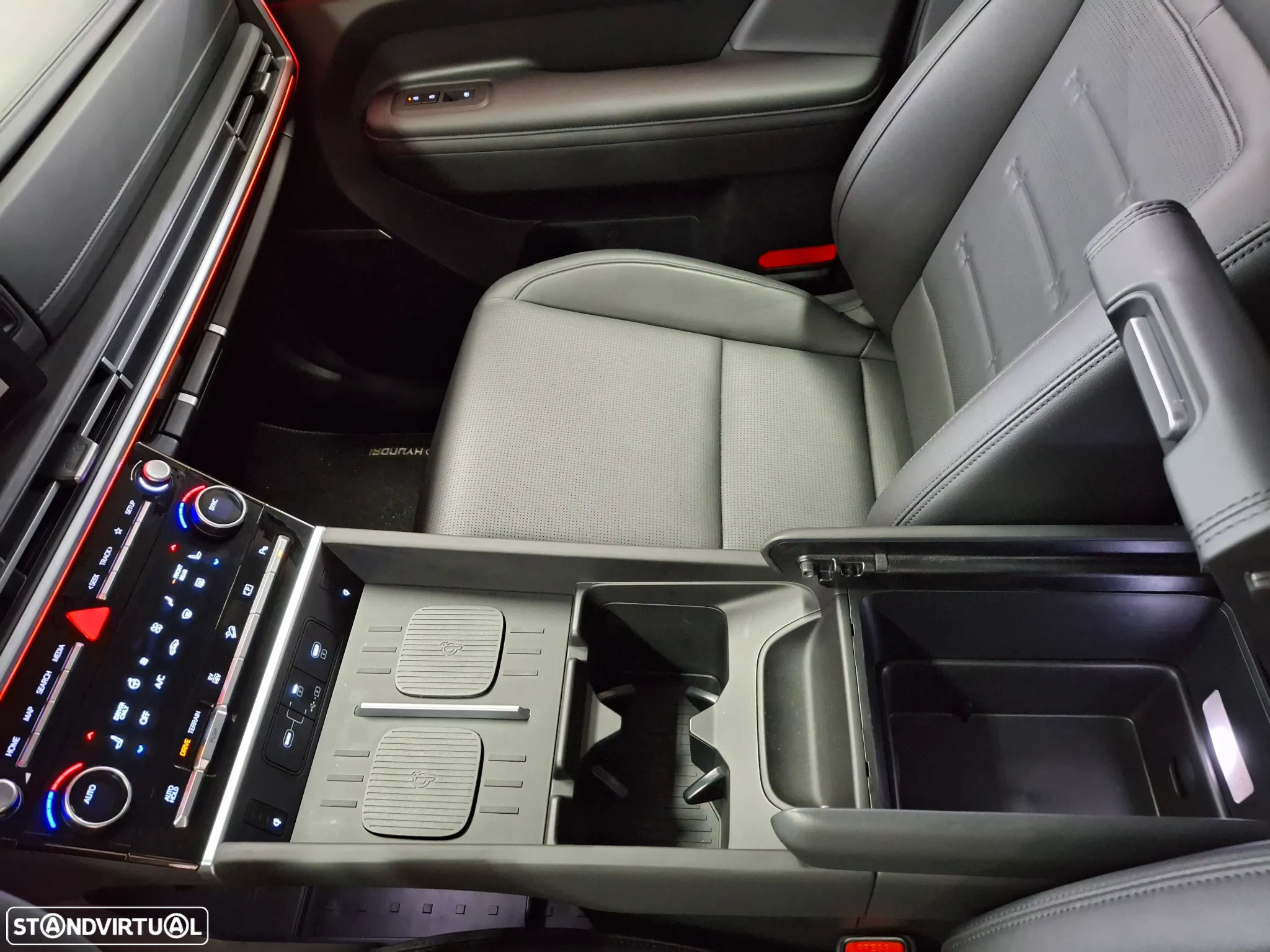 Hyundai Santa Fe 1.6 T-GDI HEV Vanguard - 28