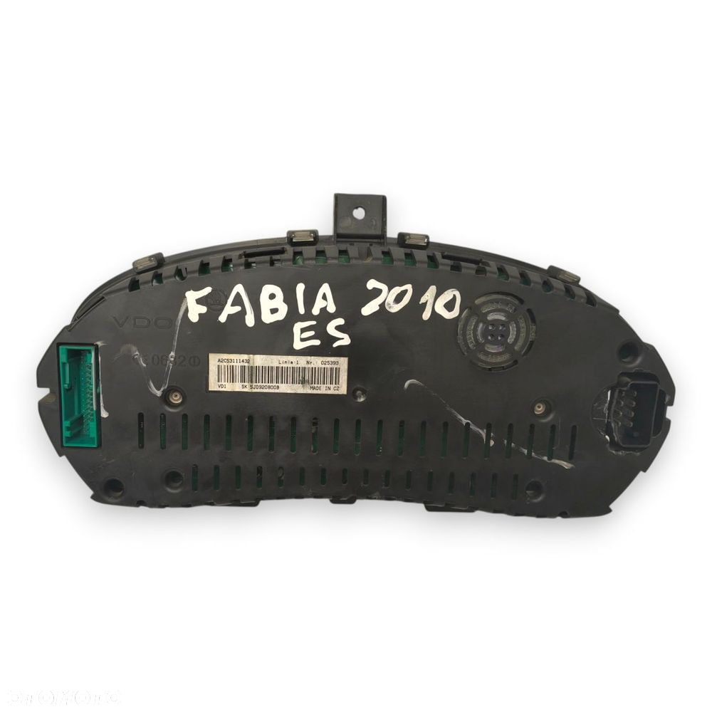 LICZNIK ZEGARY 5J0920800B Skoda Fabia II 1.2 12V 1.4 1.6 Benzyna 167 185km - 12