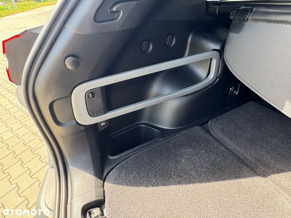 Jeep Cherokee 3.2 V6 Active Drive I Limited - 16